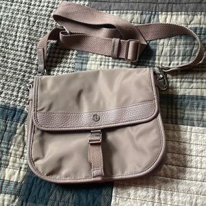 NWOT Lululemon purse nylon with leather